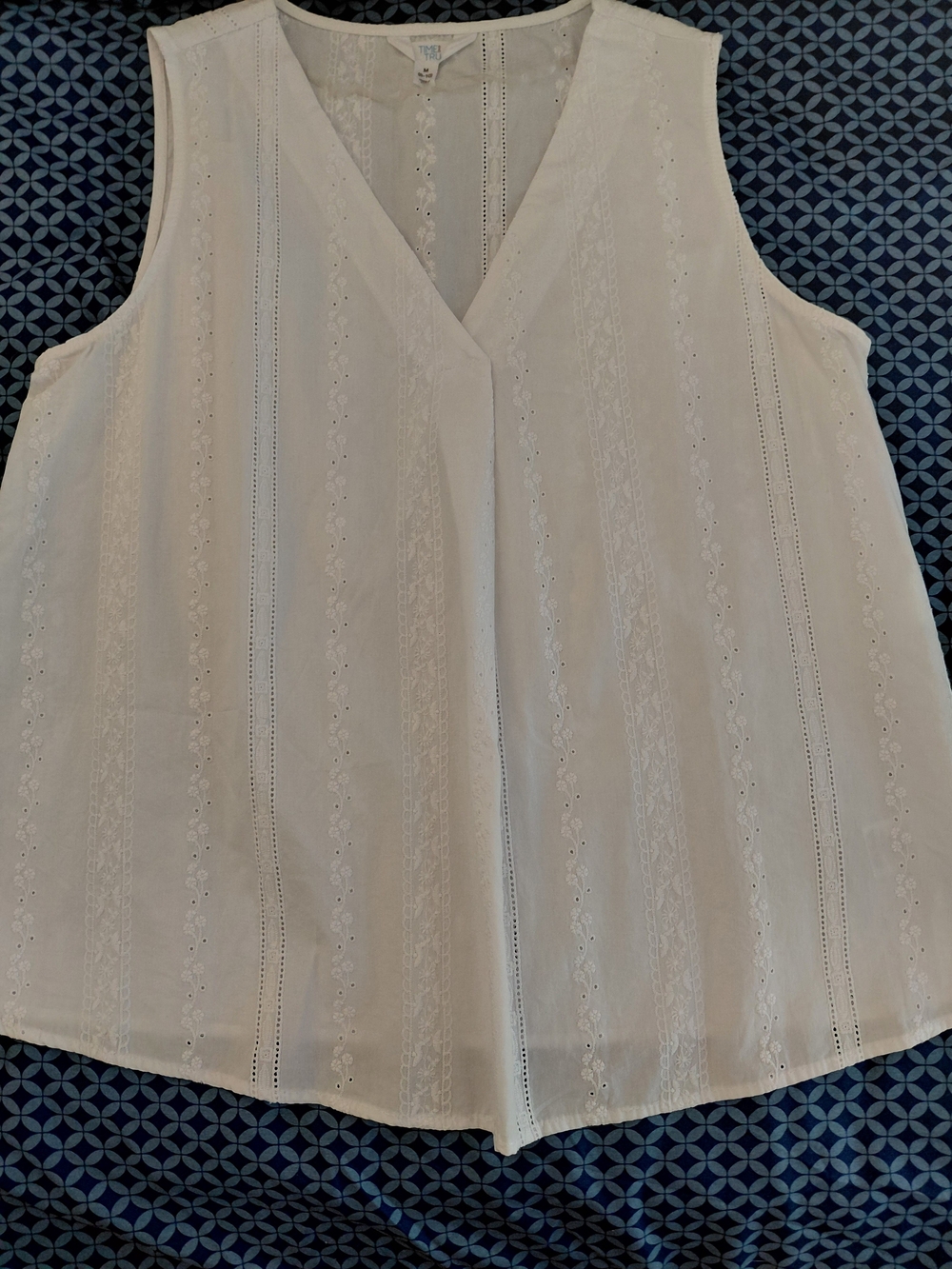Time and Tru Sleeveless White Button Up Blouse M